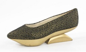 Levine, Beth. Kabuki, ca. 1965. Silk, metallic, and wood shoe with a cantilevered heel. Part of the Brooklyn Museum Costume Collection at the Metropolitan Museum of Art.