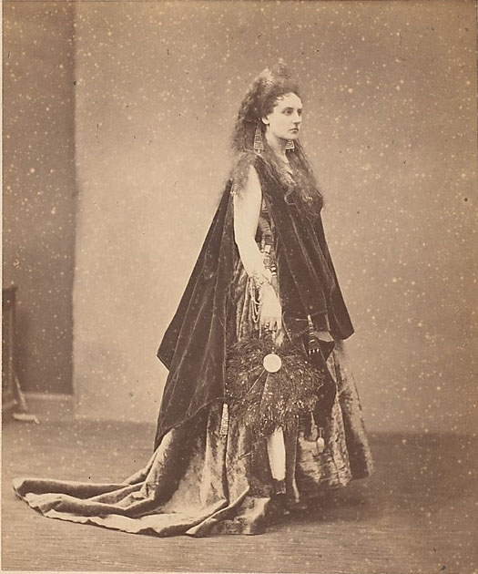 Pierson, Pierre-Louis. La Reine d'Étrurie, 1863-67. Albumen silver print from glass negative, 11.3 x 9.4 cm. Accession number 2005.100.421 at The Metropolitan Museum of Art.
